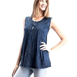Solitaire xl or 1x loose fit embroidered boho top